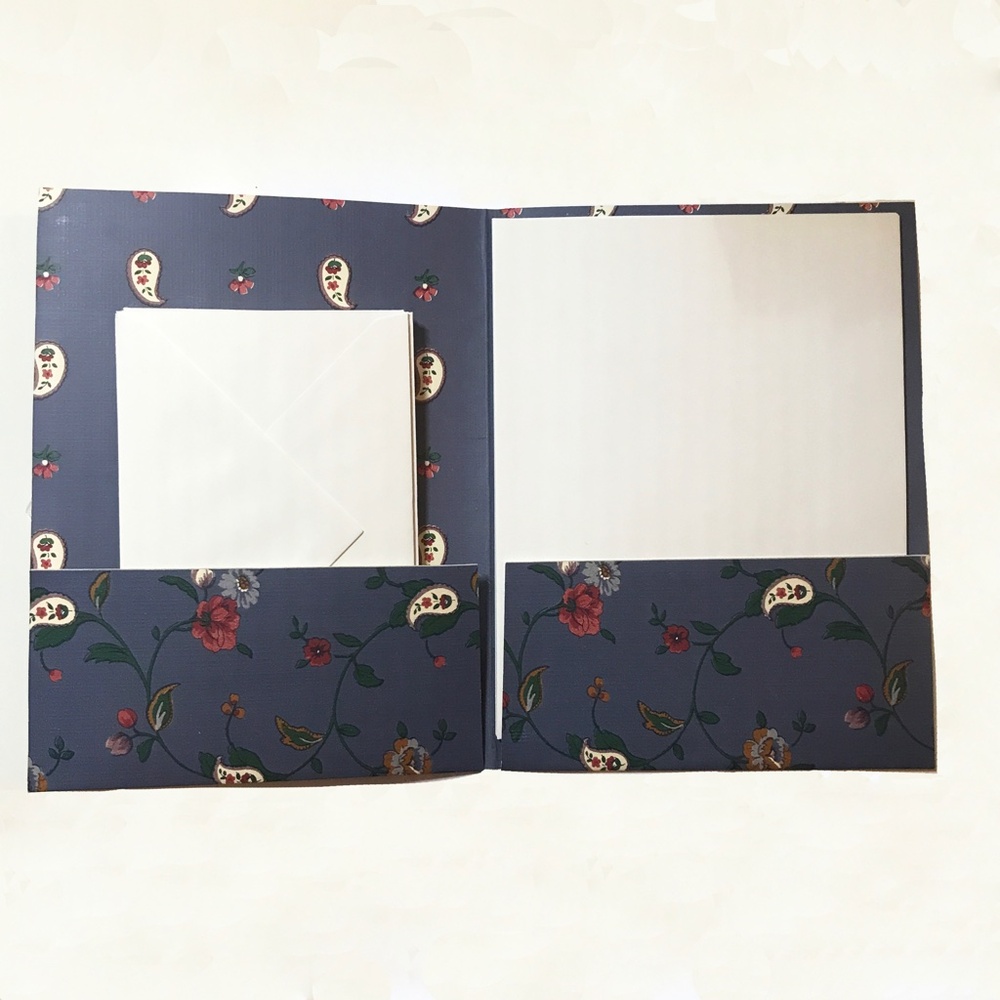Bundle Writing Paper & Envelopes - Picture 2 of 4